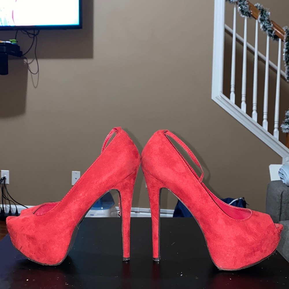 Nice red pumps